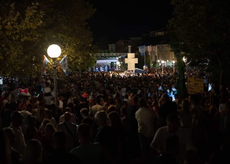 Željko Bebek i klapa Grga napravili feštu u Širokom Brijegu za Gospojinu