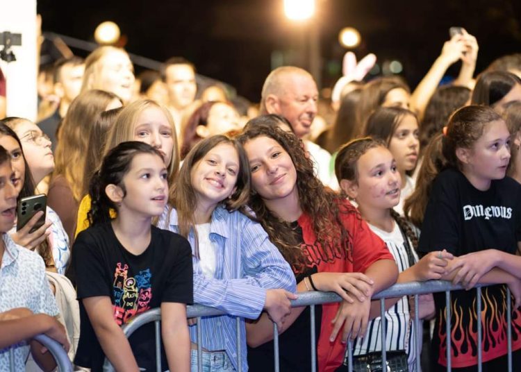 Željko Bebek i klapa Grga napravili feštu u Širokom Brijegu za Gospojinu
