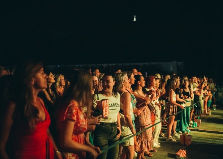 Doris Dragović  na krcatom Kantarevcu priredila glazbeni spektakl u Mostaru