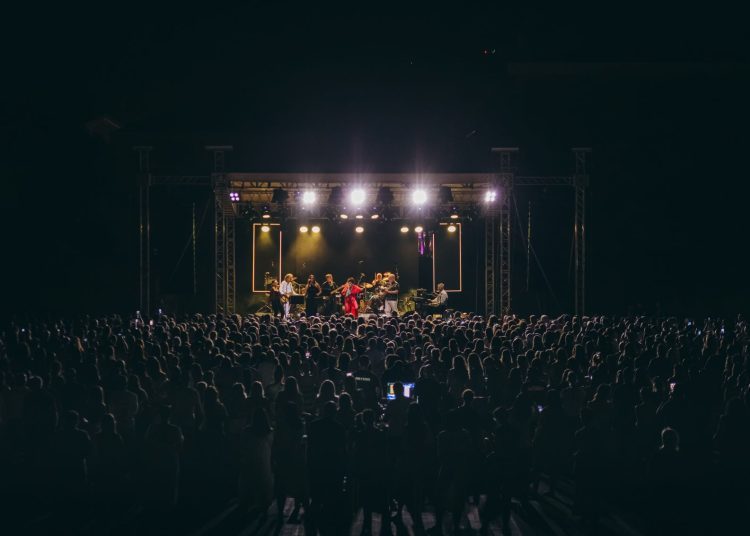 Doris Dragović  na krcatom Kantarevcu priredila glazbeni spektakl u Mostaru