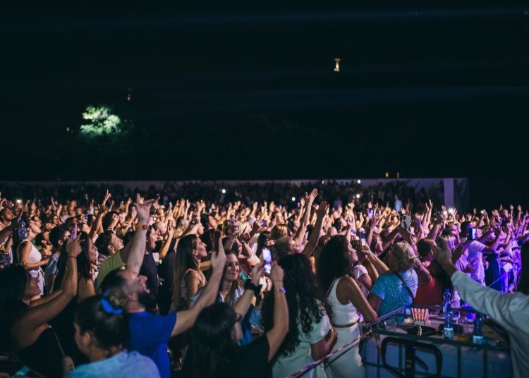 Doris Dragović  na krcatom Kantarevcu priredila glazbeni spektakl u Mostaru