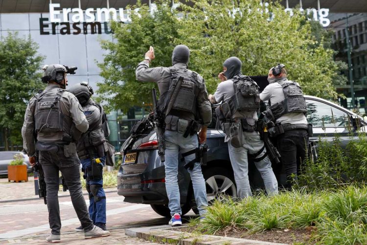 Opsadno stanje u Rotterdamu: Napadač otvorio vatru u bolnici, nekoliko osoba ubijeno