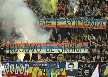 Prekinuta utakmica Kosova i Rumunjske zbog transparenta “Kosovo je Srbija”