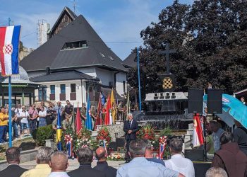 Svečano obilježena 28. obljetnica vojno-redarstvene operacije “Maestral” i oslobođenje kraljevskog grada Jajca