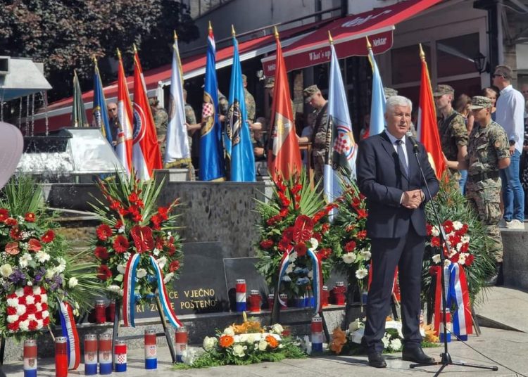 Svečano obilježena 28. obljetnica vojno-redarstvene operacije “Maestral” i oslobođenje kraljevskog grada Jajca