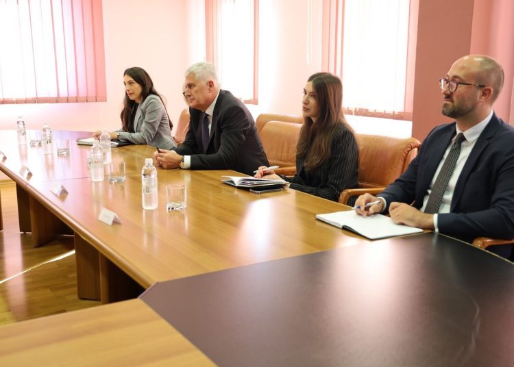 Čović razgovarao s državnim ministrom Ujedinjenog Kraljevstva za Europu i Sjevernu Ameriku Leom Dochertyjem