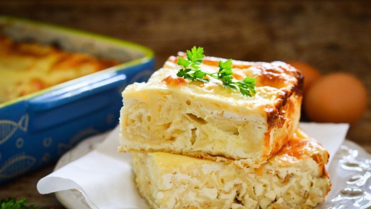 Recept za skromnu pitu od sira koja je spremna za 10 minuta i uspijeva baš svima