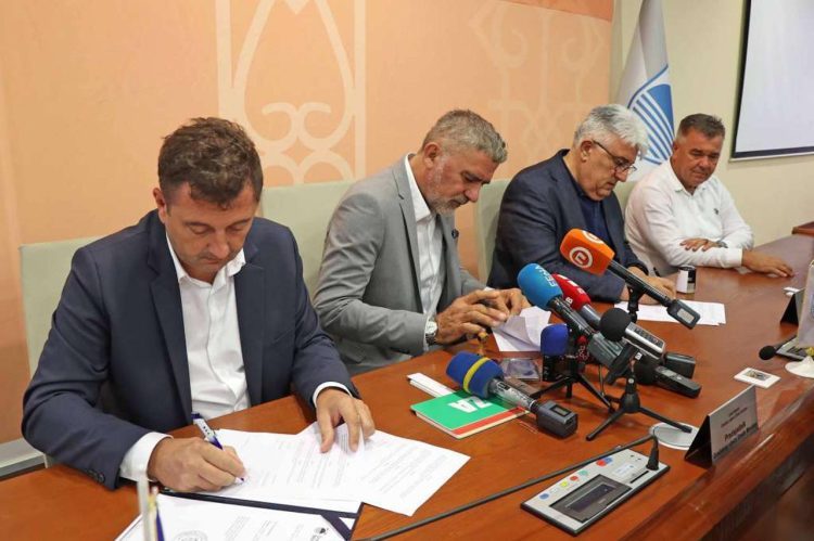 Potpisan ugovor za početak izgradnje Olimpijskog bazena u Mostaru