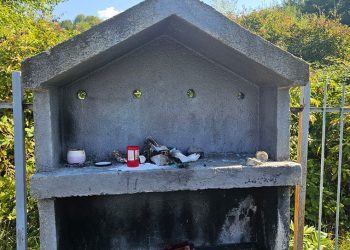 Vandalizirano sarajevsko groblje „Betanija“, polomljen i zapaljen Gospin kip, razbacane svijeće…