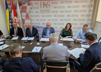 Središnja tema sjednice Glavnog vijeća HNS-a bila je rasprava o neprocesuiranju ratnih zločina nad Hrvatima u BiH