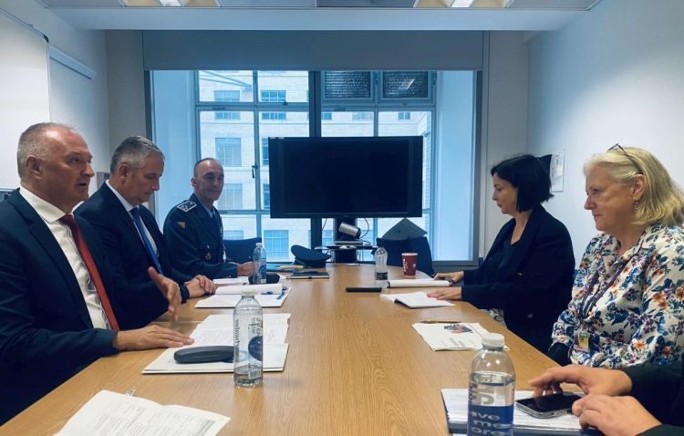 Pomoć Velike Britanije Oružanim snagama BiH doseći će milijun funti