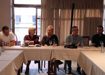 Poruke s okruglog stola: “U Mostaru se prodaje neuredan parking i mjesta kojih nema”