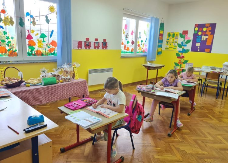 Škole u Širokom Brijegu svečano obilježile Dane kruha (FOTO)