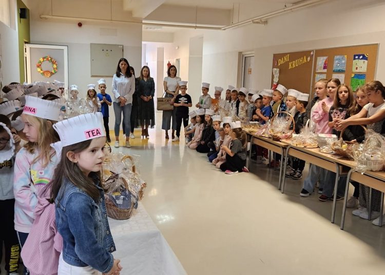 Škole u Širokom Brijegu svečano obilježile Dane kruha (FOTO)