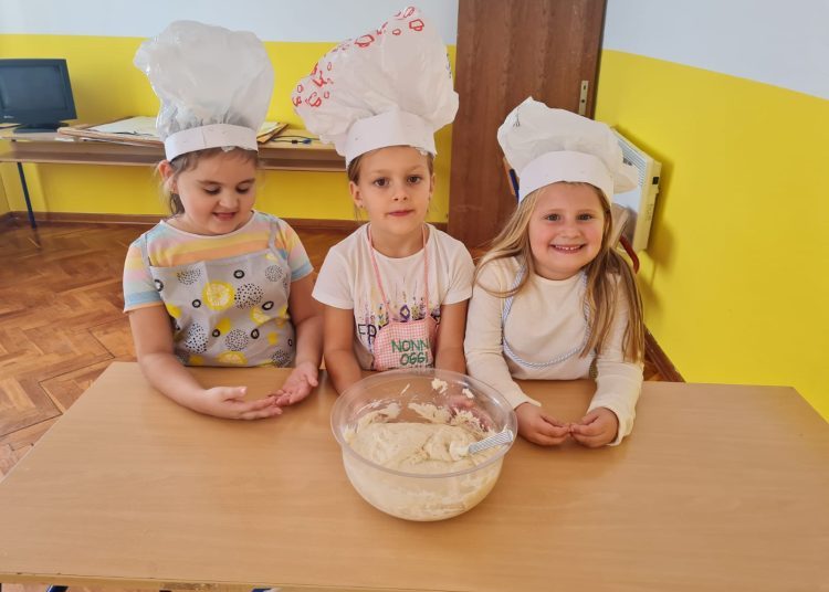 Škole u Širokom Brijegu svečano obilježile Dane kruha (FOTO)