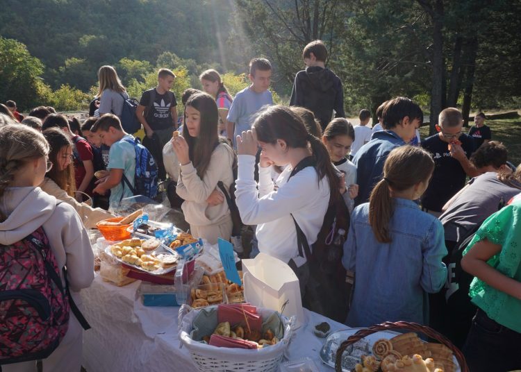 Škole u Širokom Brijegu svečano obilježile Dane kruha (FOTO)