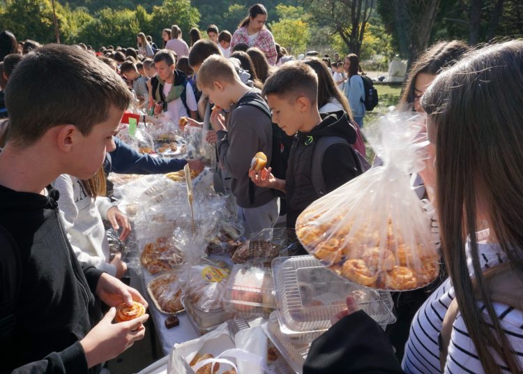 Škole u Širokom Brijegu svečano obilježile Dane kruha (FOTO)