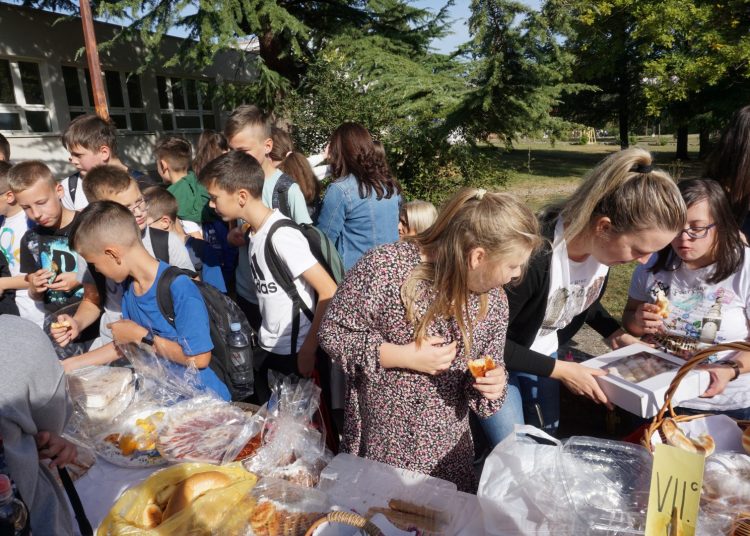 Škole u Širokom Brijegu svečano obilježile Dane kruha (FOTO)
