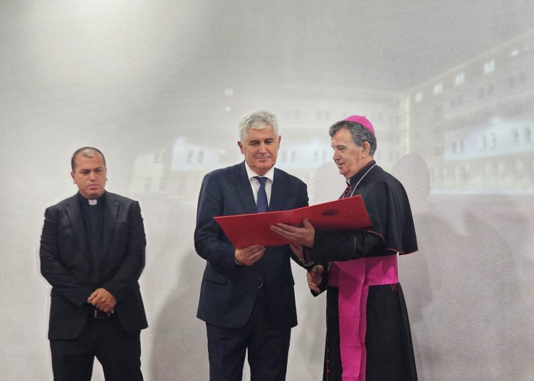 Svečano otvoren Pastoralno-socijalni centar “Sv. Josip” u Lugu kod Kiseljaka