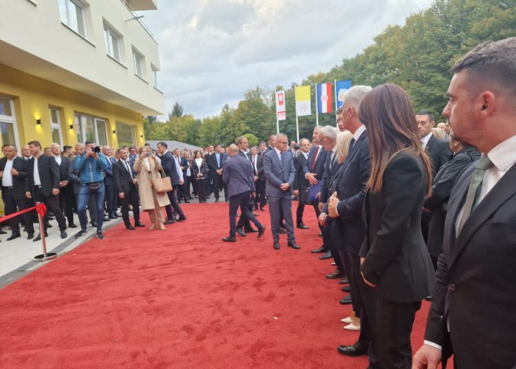 Svečano otvoren Pastoralno-socijalni centar “Sv. Josip” u Lugu kod Kiseljaka