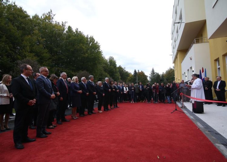 Svečano otvoren Pastoralno-socijalni centar “Sv. Josip” u Lugu kod Kiseljaka