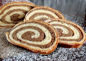 Tradicionalna orahnjača: Štrudla od mekanog dizanog tijesta punjena sočnim nadjevom od oraha