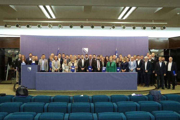 Potpisan sporazum za podjelu pomoći energetski siromašnim domaćinstvima u FBiH