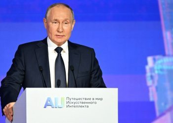 Putin: Zapad ne smije imati monopol na AI tehnologiju