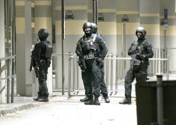 Talačka kriza u zračnoj luci u Hamburgu: Uletio s autom na pistu, drži dijete kao taoca