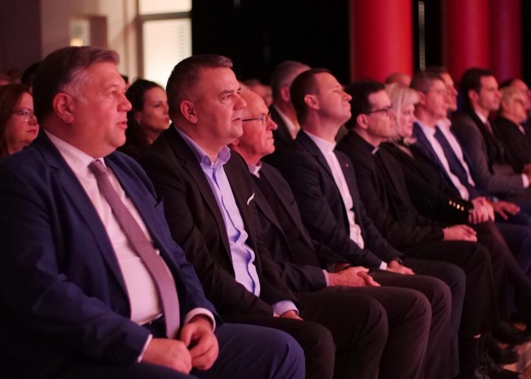 U Sarajevu održan nesvakidašnji koncert pod nazivom „Večer hrvatske pjesme“ u organizaciji Federalnog ministarstva kulture i športa