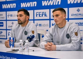 Budimir: Imamo svoje adute, ne idemo s bijelom zastavom