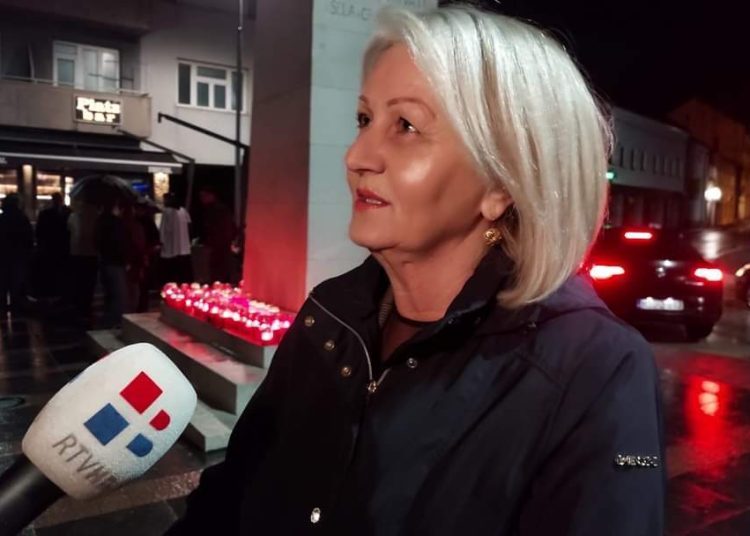 Livno: Zapaljene svijeće za Vukovar i Škabrnju i sve žrtve Domovinskog rata