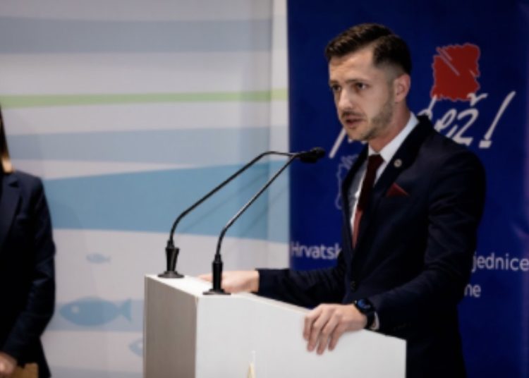 Orašje: Održan okrugli stol “Jačanje mladih poduzetnika – Jamstvo hrvatskog o(p)stanka”