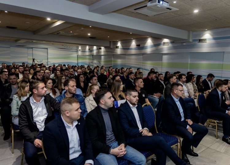 Orašje: Održan okrugli stol “Jačanje mladih poduzetnika – Jamstvo hrvatskog o(p)stanka”