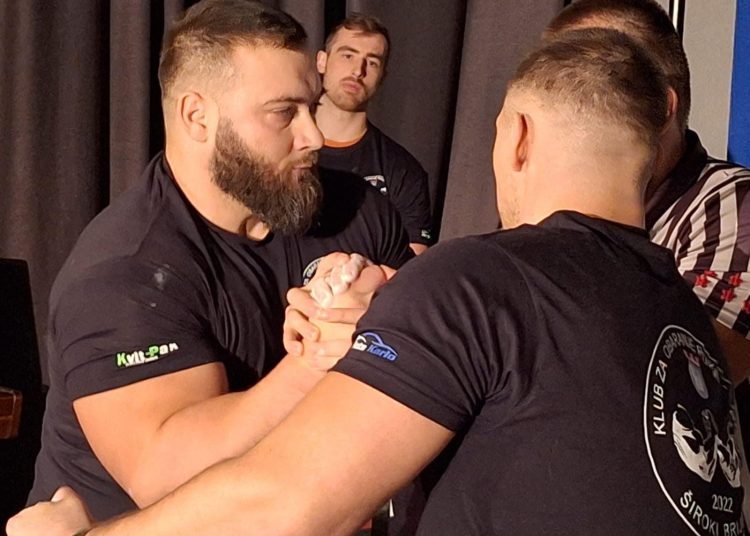 U Širokom Brijegu održano međunarodno natjecanje u obaranju ruke