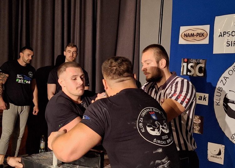 U Širokom Brijegu održano međunarodno natjecanje u obaranju ruke