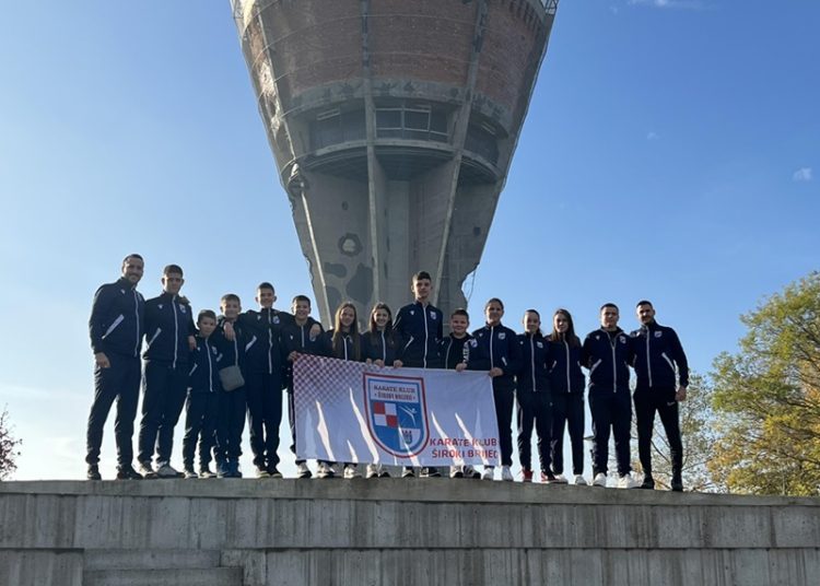 Karate klub Široki Brijeg osvojio 12 medalja na Kupu Osijeka te posjetio Grad Vukovar