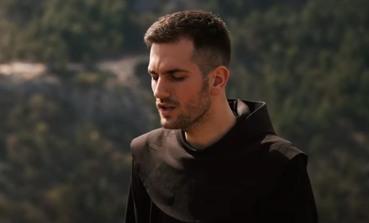 Širokobriješki franjevac Luka Ćorić dobio veliko priznanje za svoju pjesmu ‘U križ zagledan’