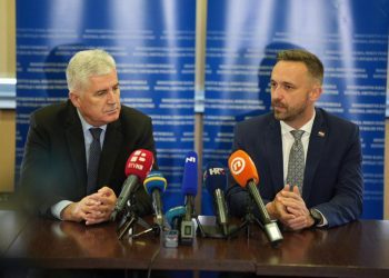 Hrvatski ministar u Vitezu podijelio 25 ugovora ukupne vrijednosti milijun eura