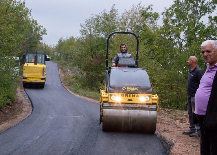 U potpunosti asfaltirana cesta između Izbična i Rakitna