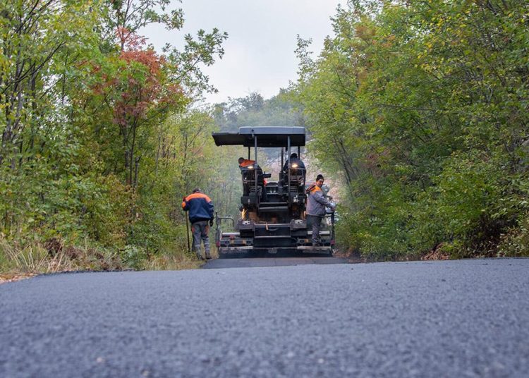 U potpunosti asfaltirana cesta između Izbična i Rakitna