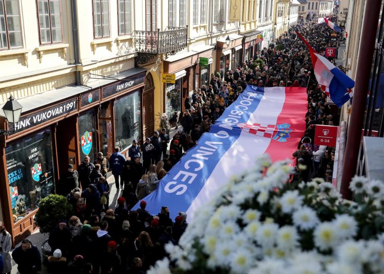 Brojni građani i državni vrh u koloni sjećanja: ‘Vukovar je bio grad koji je slomio velikosrpsku agresiju’