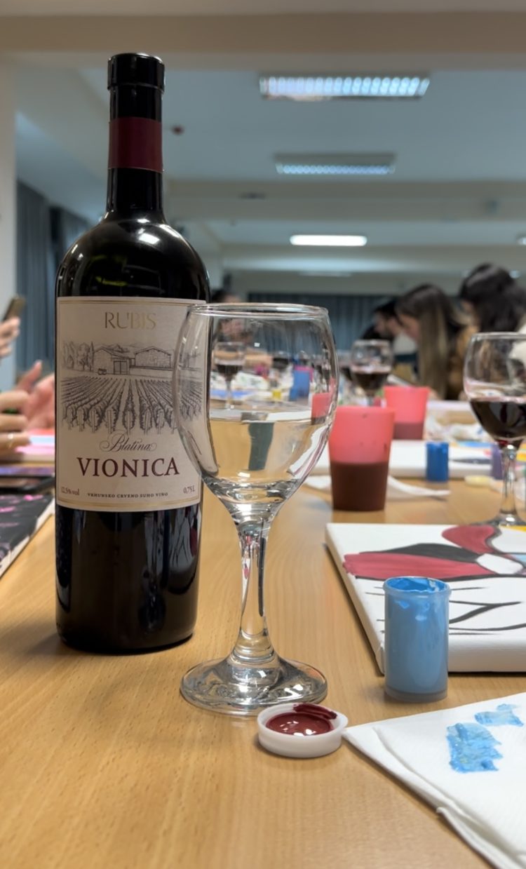 “Art and wine” kreativna radionica održana u SCM-u
