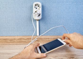 Sedam pravila kojih se trebate držati kad punite mobitel