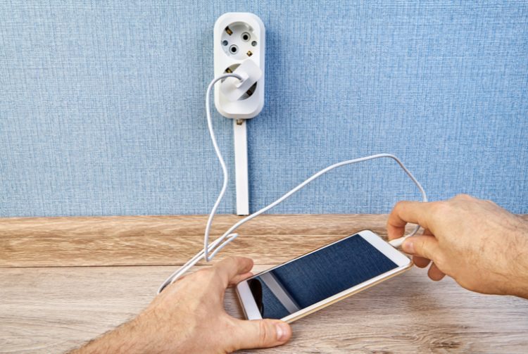 Sedam pravila kojih se trebate držati kad punite mobitel