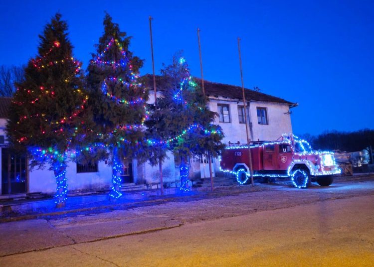 Neobični i lijepi božićni ugođaj na Kočerinu