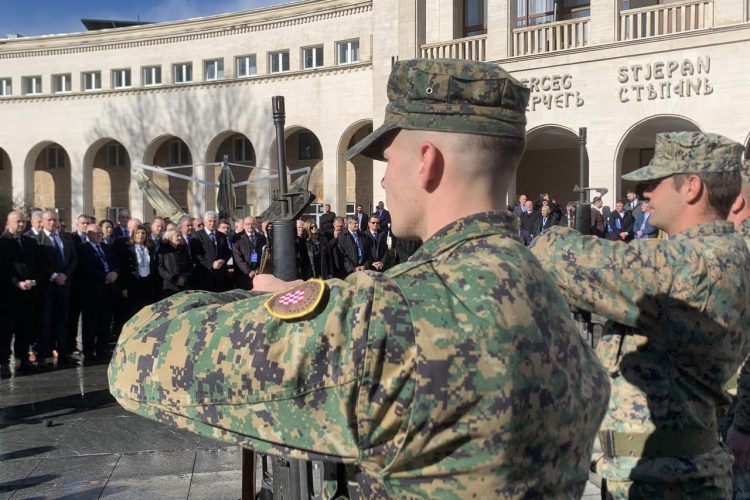 Hrvatski dužnosnici u Parlamentu BiH najavljuju da će srušiti smjenu i imenovanje podobnih generala