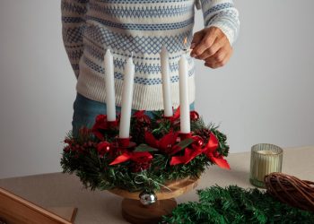 Vrijeme došašća: Danas se pali prva svijeća na adventskome vijencu, evo što ona simbolizira