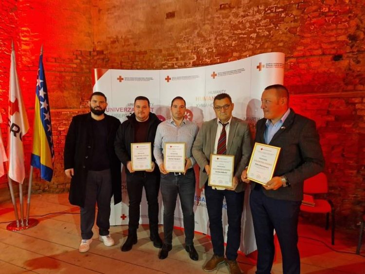 Pet volontera Crvenog križa ŽZH dobilo priznanja “Volonter godine” Crvenog križa FBiH