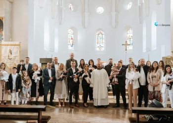 Široki Brijeg: Ove subote kršteno devet beba